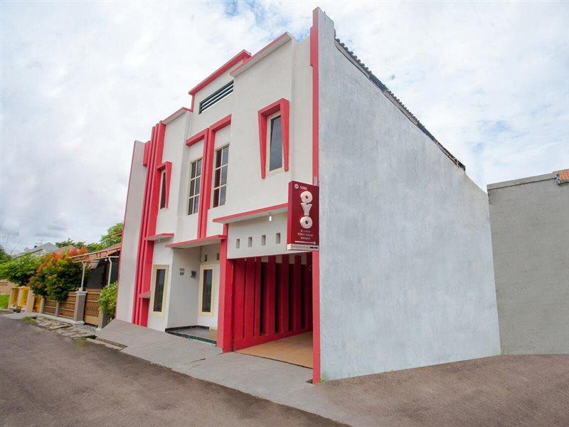 Oyo 3060 Al Fatih Guest House Syariah Tegal Kültér fotó