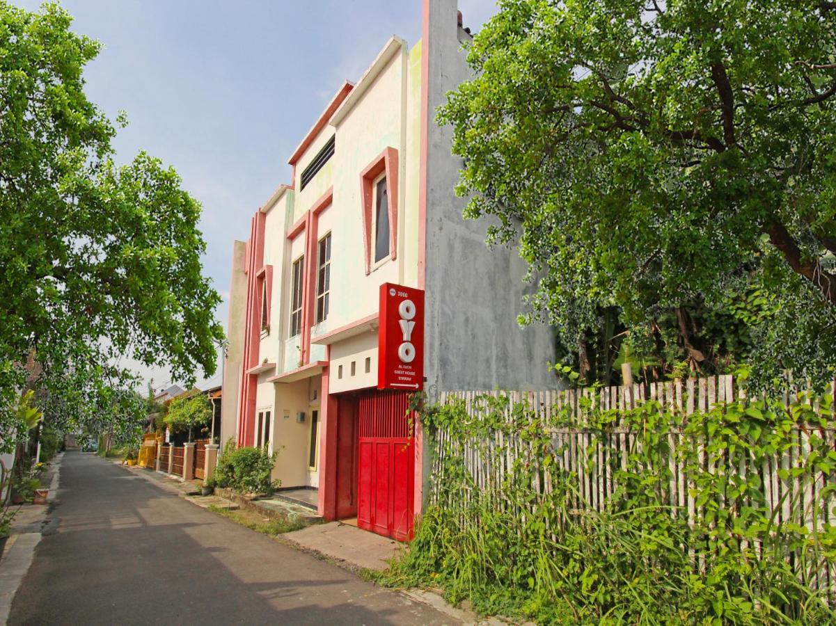 Oyo 3060 Al Fatih Guest House Syariah Tegal Kültér fotó